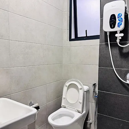 New 2Br Or 3Br Homey Getaway Stay 7 To 10 Pax At Urban Suites, Georgetown By Urban Staycation Lod Jelutong Exterior photo