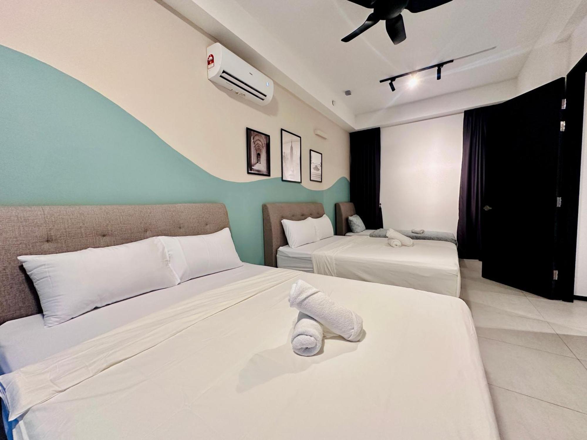 New 2br Or 3br Homey Getaway 7 To 10 Pax At Urban Suites, Georgetown By Urban Staycation Lod Apartment