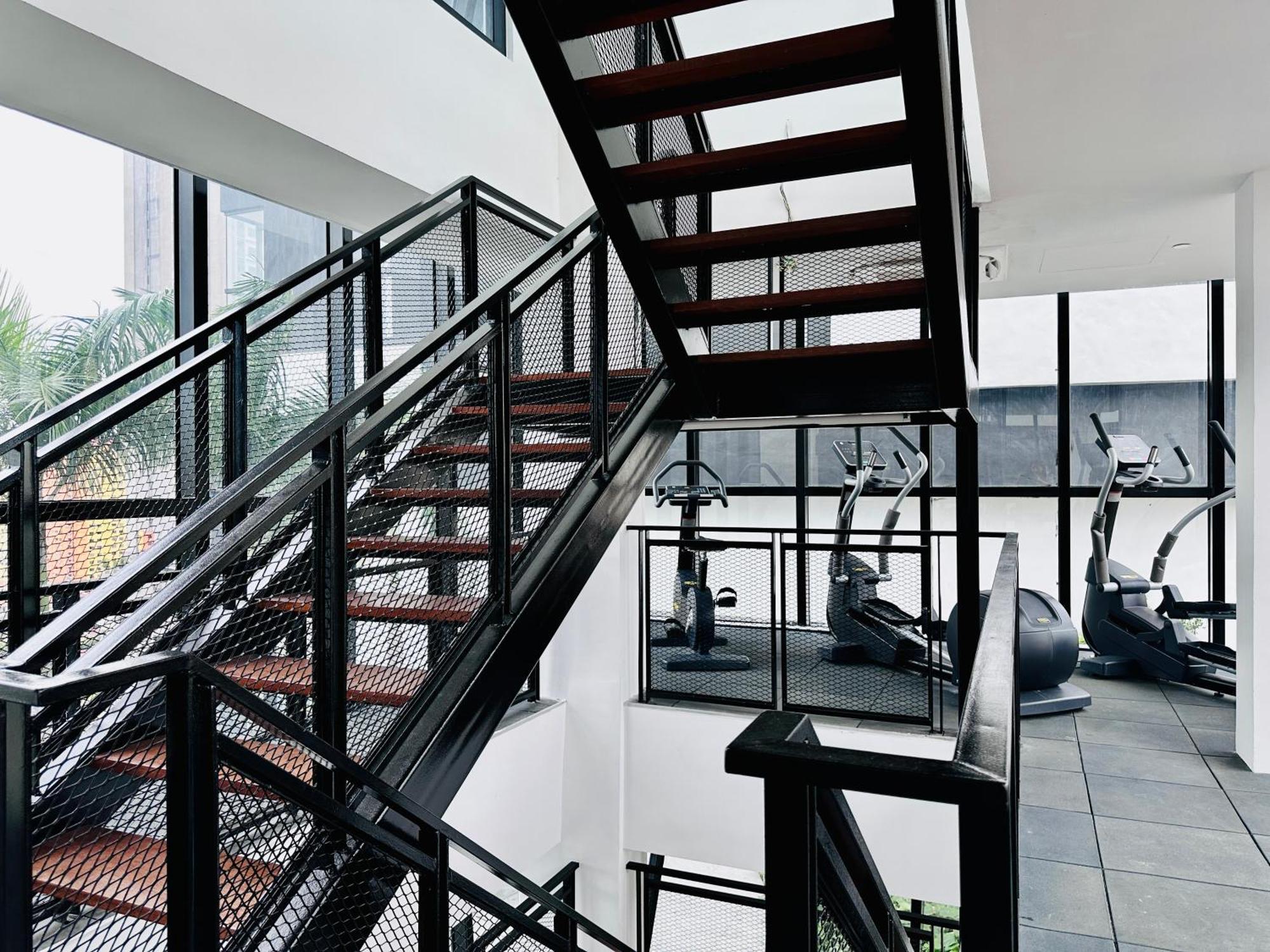 Apartment New 2br Or 3br Homey Getaway 7 To 10 Pax At Urban Suites, Georgetown By Urban Staycation Lod