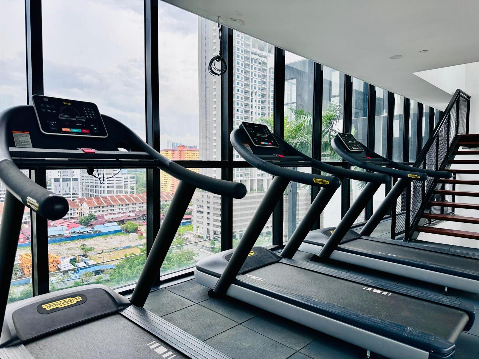 New 2br Or 3br Homey Getaway 7 To 10 Pax At Urban Suites, Georgetown By Urban Staycation Lod Apartment Jelutong
