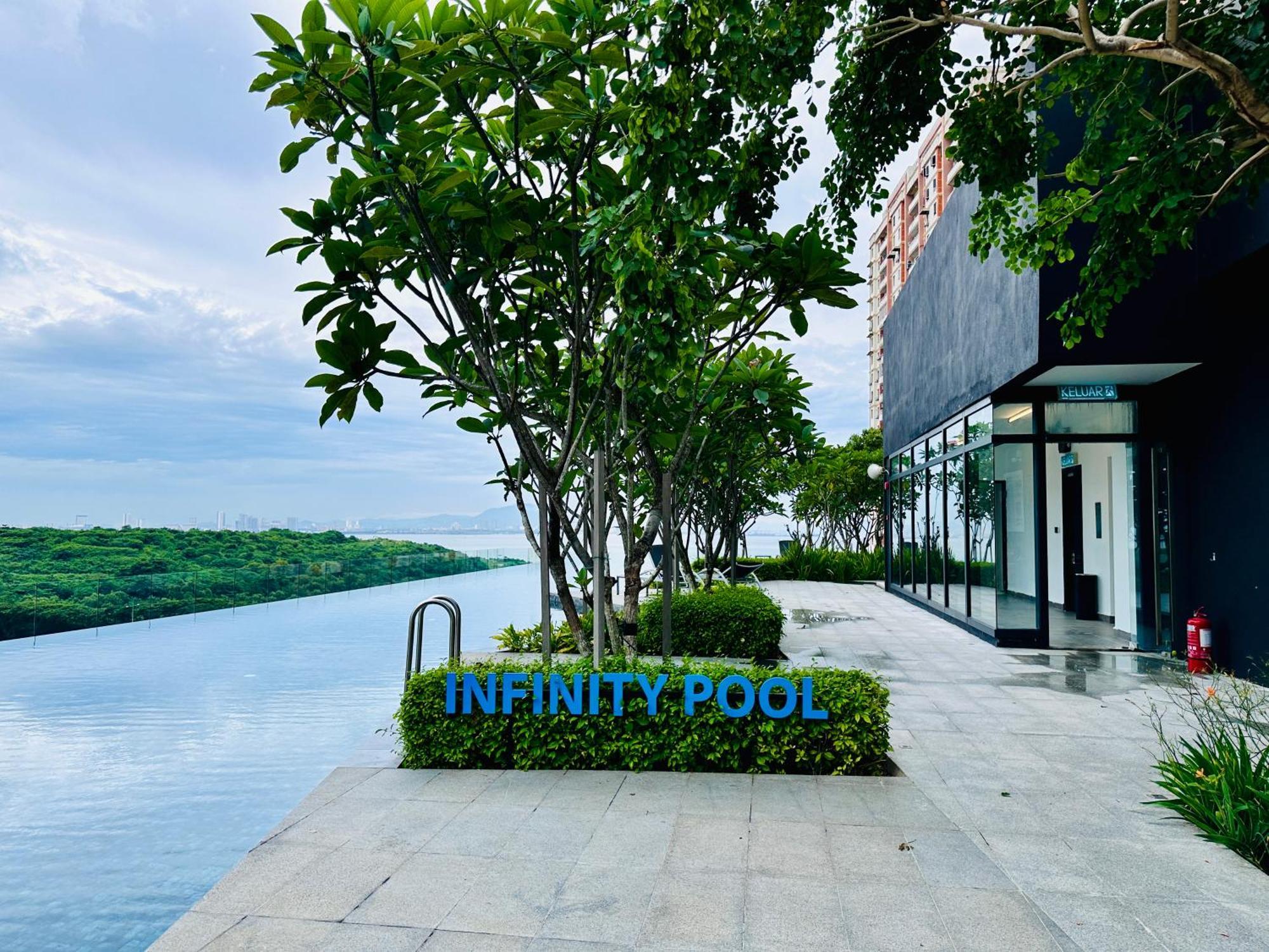 New 2br Or 3br Homey Getaway 7 To 10 Pax At Urban Suites, Georgetown By Urban Staycation Lod * Jelutong