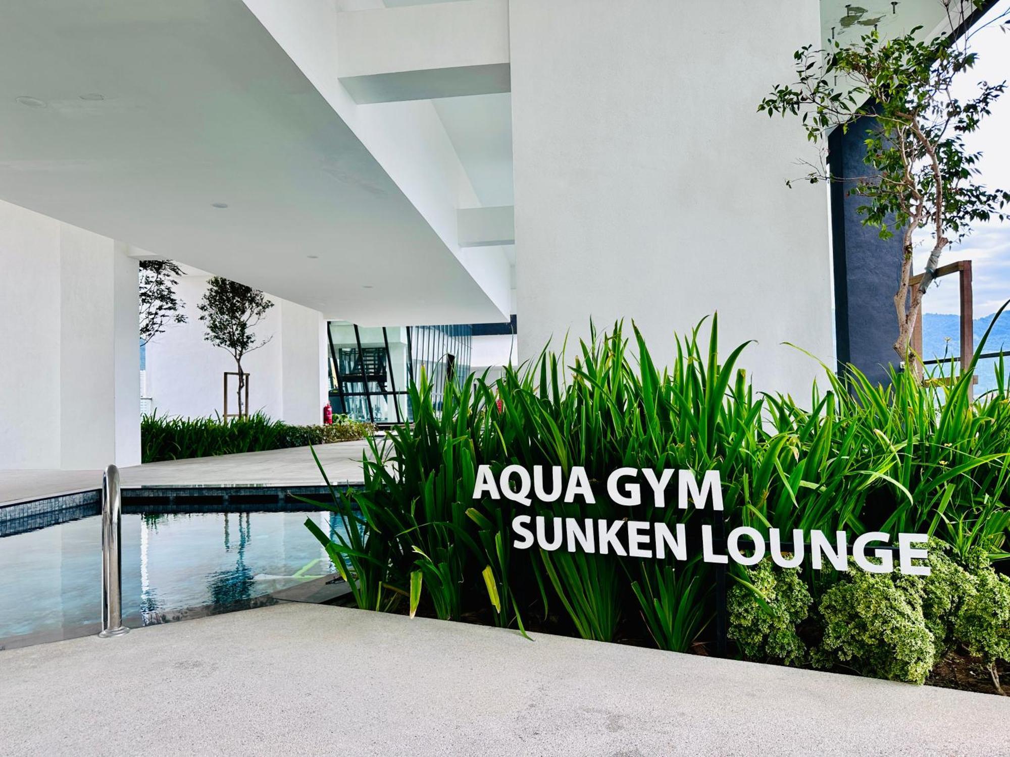 Apartment New 2br Or 3br Homey Getaway 7 To 10 Pax At Urban Suites, Georgetown By Urban Staycation Lod *