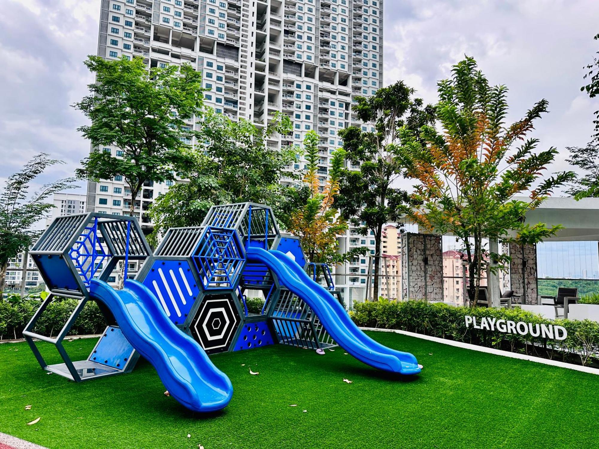 New 2br Or 3br Homey Getaway 7 To 10 Pax At Urban Suites, Georgetown By Urban Staycation Lod * Jelutong