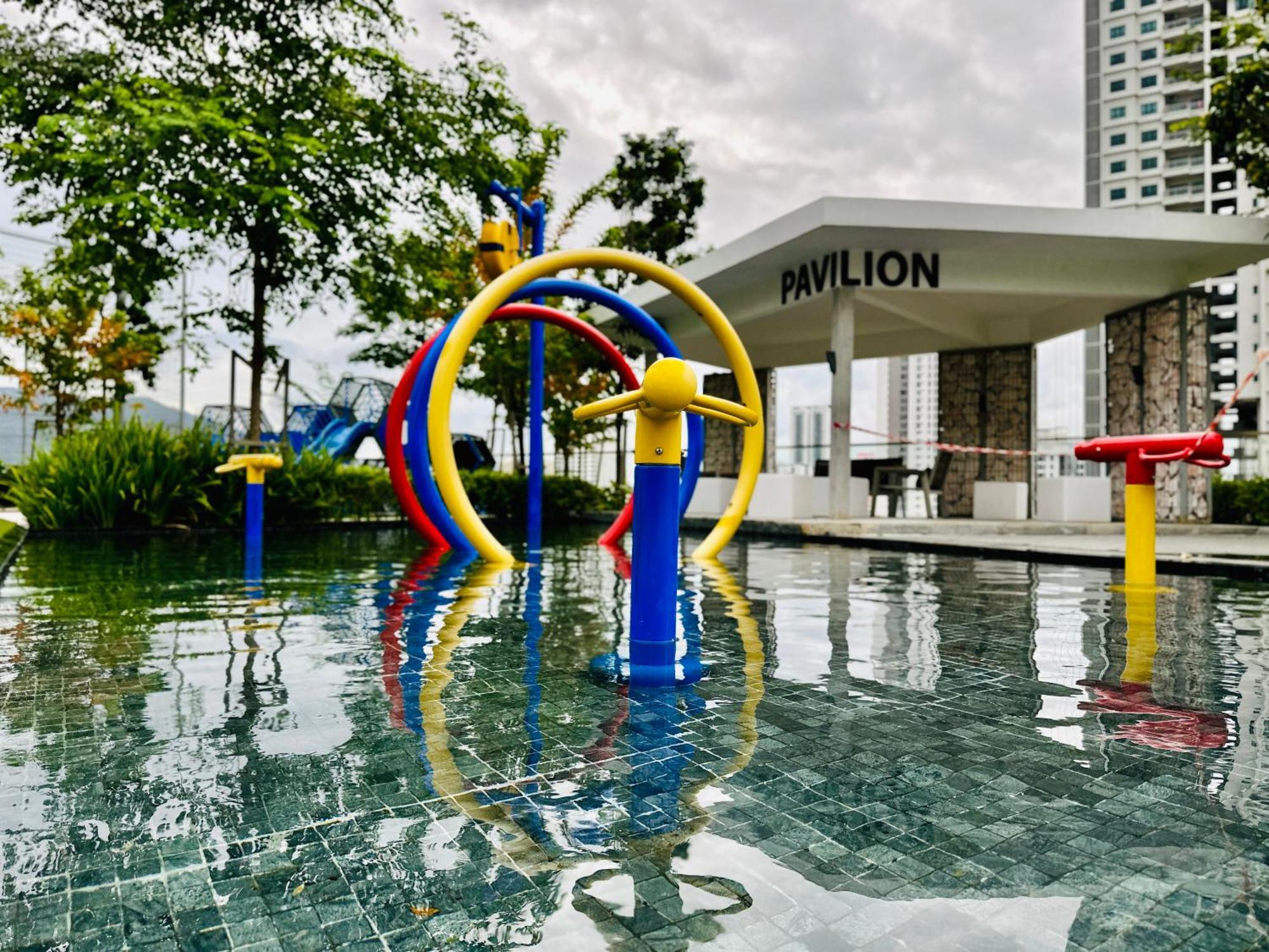 New 2br Or 3br Homey Getaway 7 To 10 Pax At Urban Suites, Georgetown By Urban Staycation Lod Apartment Jelutong