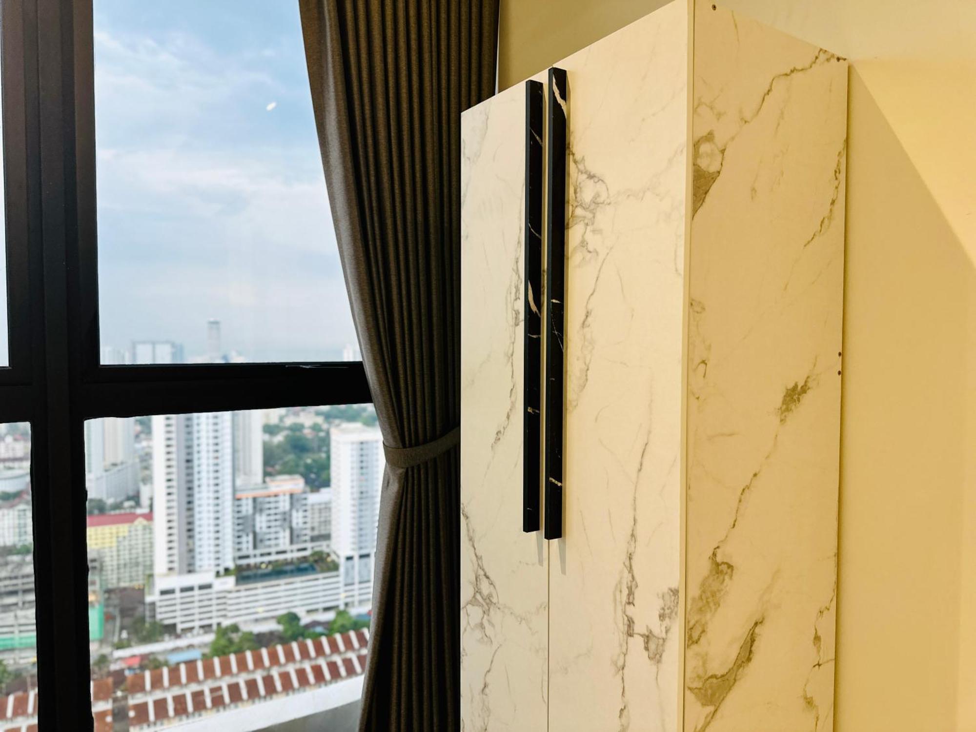 New 2br Or 3br Homey Getaway 7 To 10 Pax At Urban Suites, Georgetown By Urban Staycation Lod Apartment Jelutong