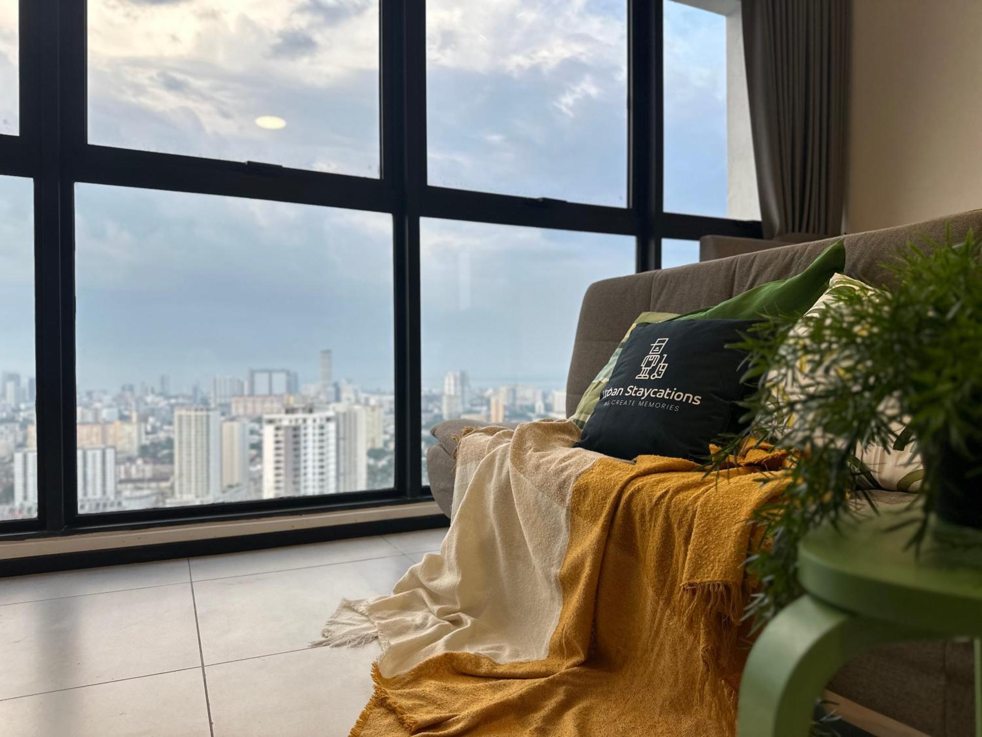 New 2br Or 3br Homey Getaway 7 To 10 Pax At Urban Suites, Georgetown By Urban Staycation Lod *